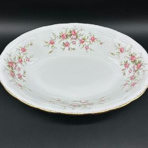 Paragon Victoriana Rose Oval Serving Bowl Bone China England b.